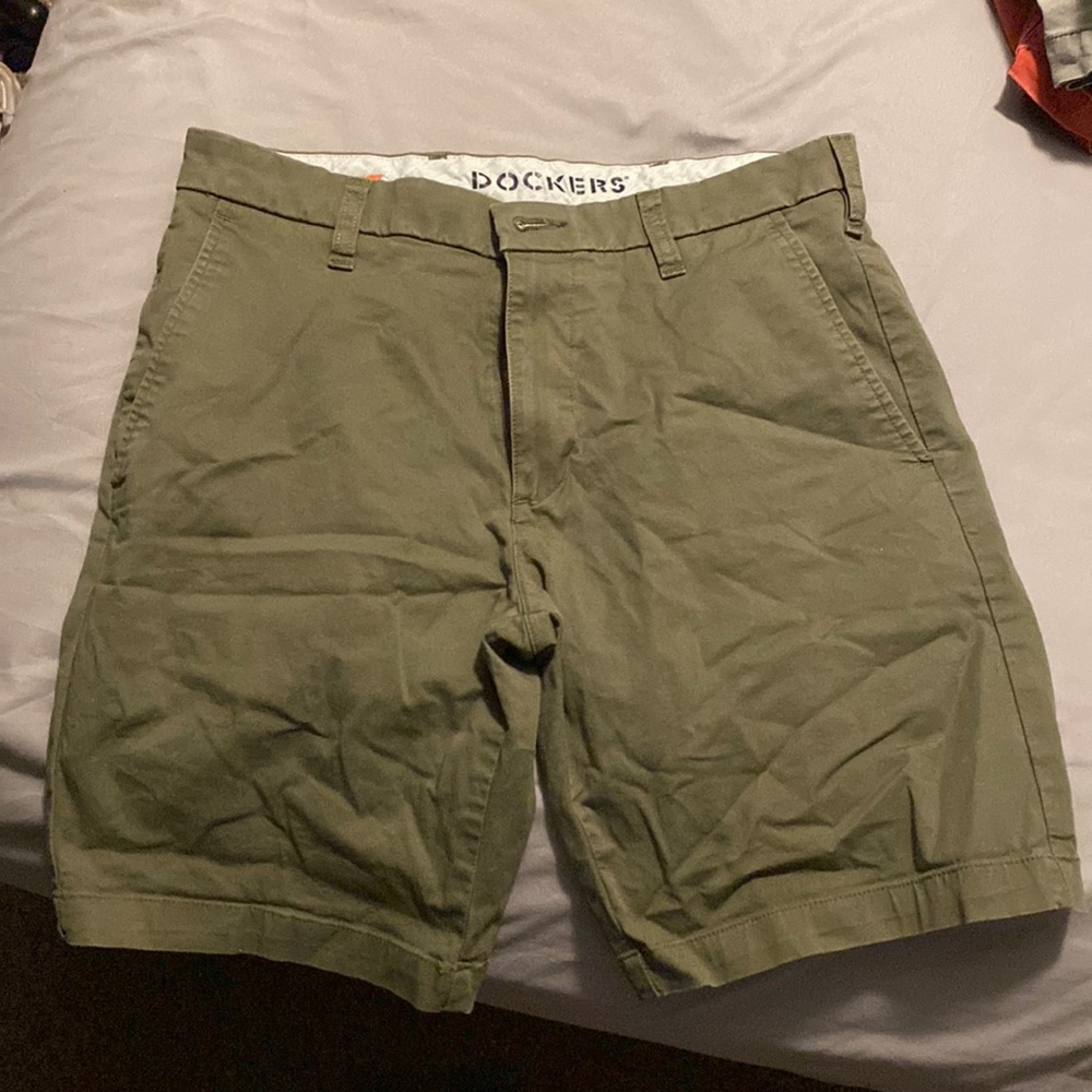 Mens Dockers Ultimate Short Green khaki shorts